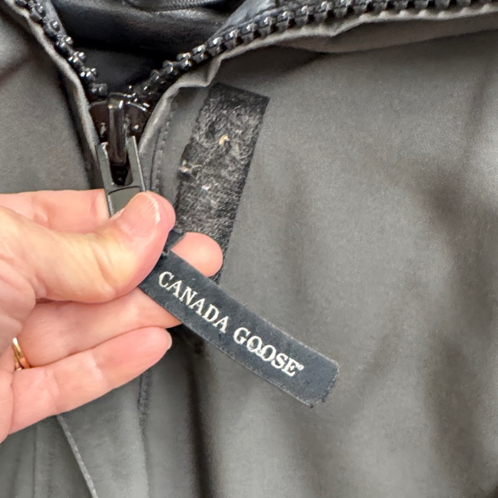 Canada Goose Women's Gray Parka with Fur Trim. Authentic Size S - Picture 11 of 15